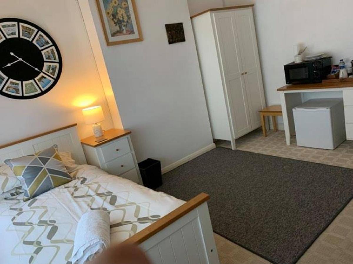 Bridge House B&B Coltishall Exteriör bild